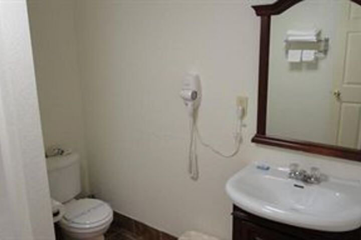 Room 2 of 9