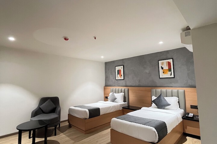 Room 11 of 24
