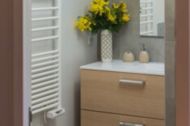 Room 12 of 16
