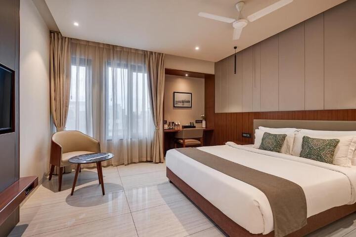 Room 4 of 24