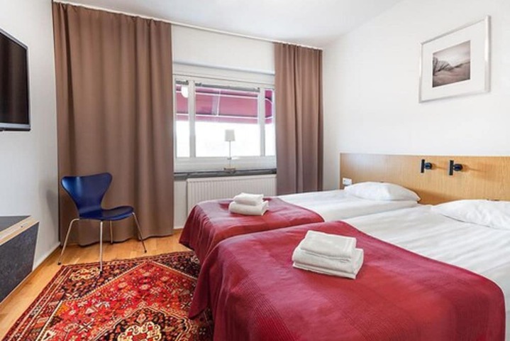 Room 33 of 58