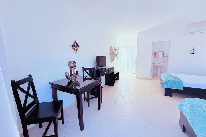 Room 56 of 213