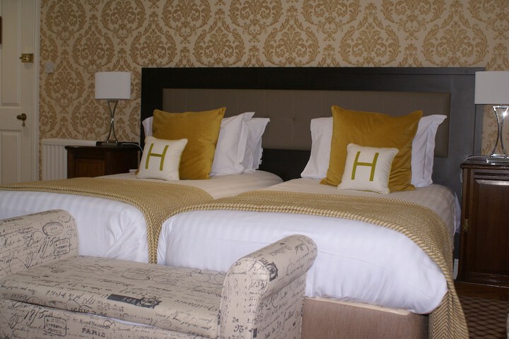 Room 10 of 21