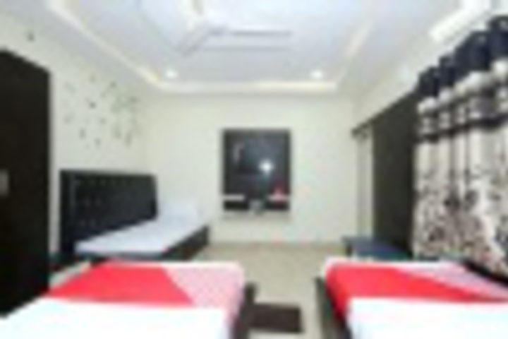 Room 303 of 407
