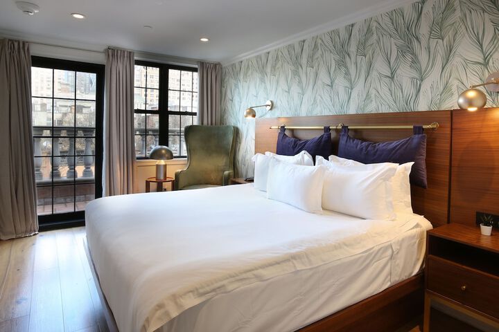 Room 4 of 30