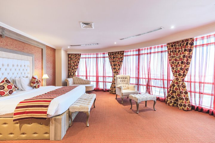 Room 11 of 84