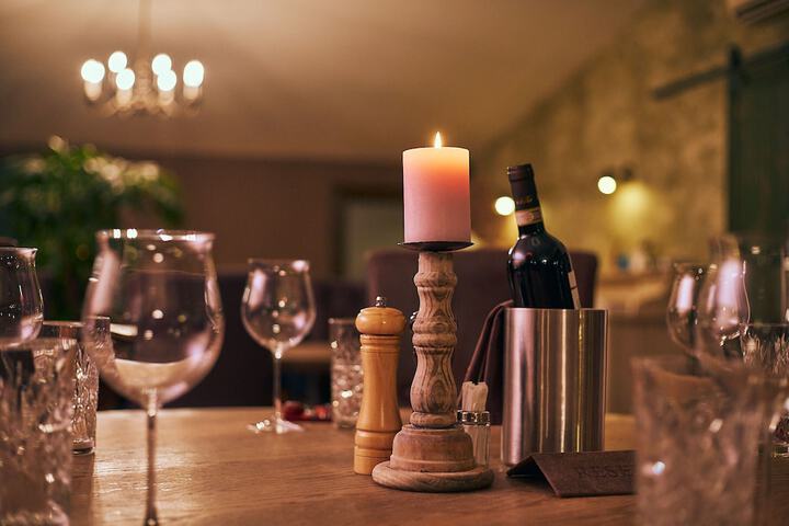 Dining 54 of 81