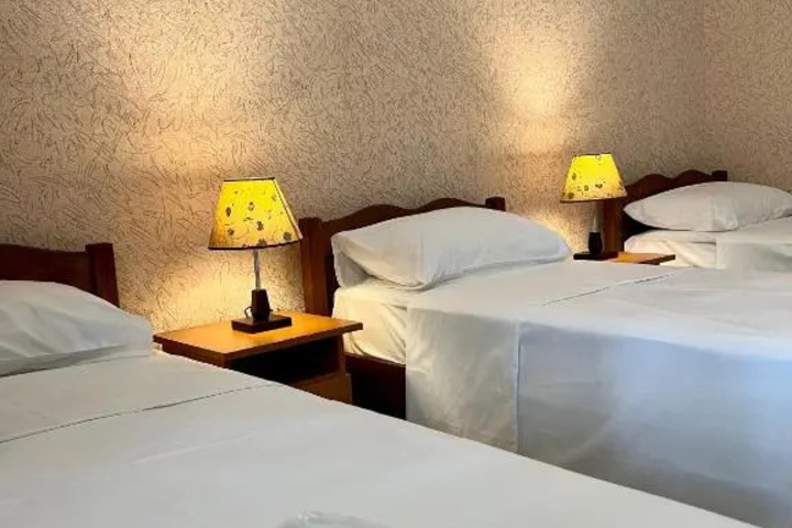 Room 2 of 10