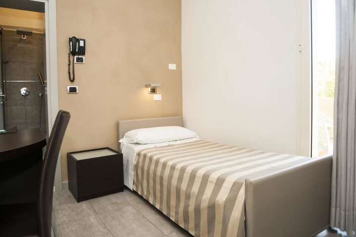 Room 17 of 53