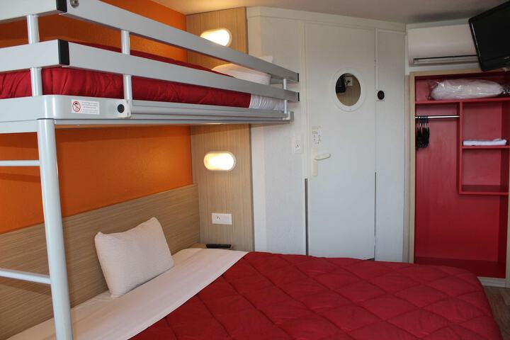 Room 14 of 39