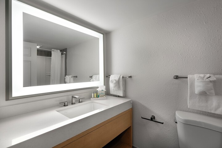 Room 166 of 218