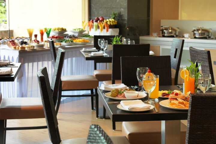 Breakfast area