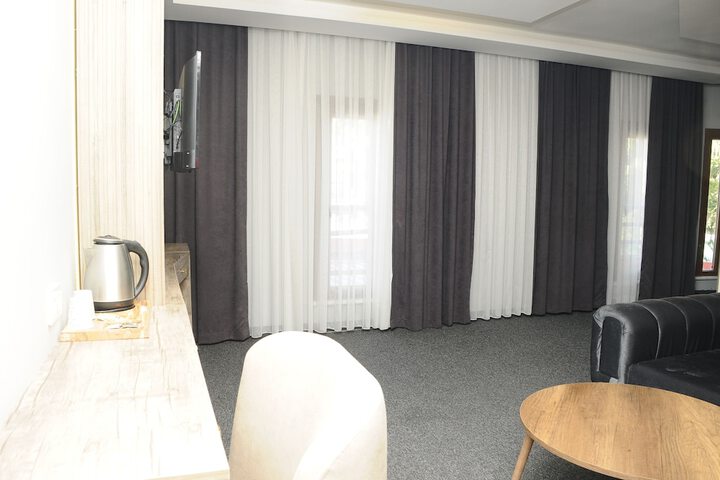 Room 32 of 51