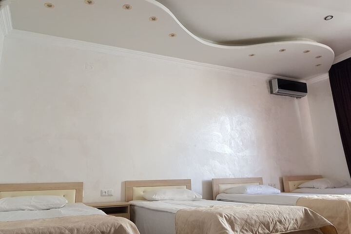 Room 13 of 35