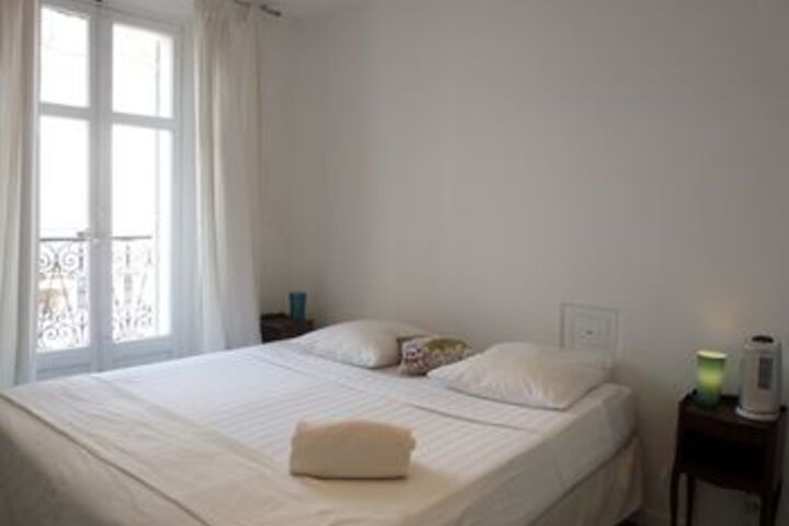Room 4 of 18