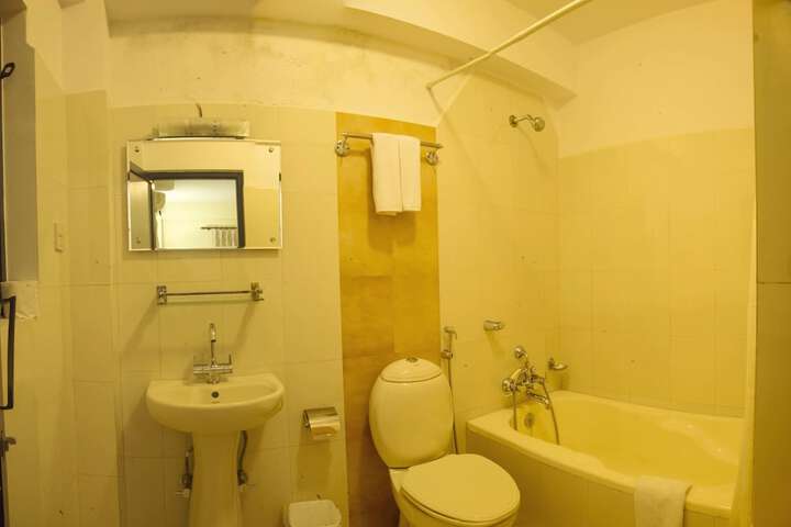 Room 20 of 42