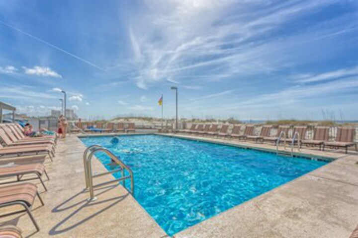 Pool 24 of 35