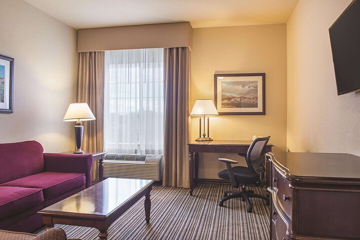 Room 27 of 62