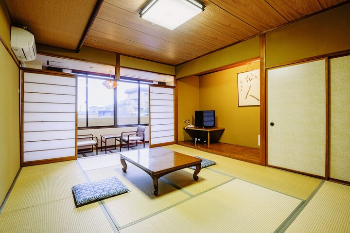 Room 6 of 49