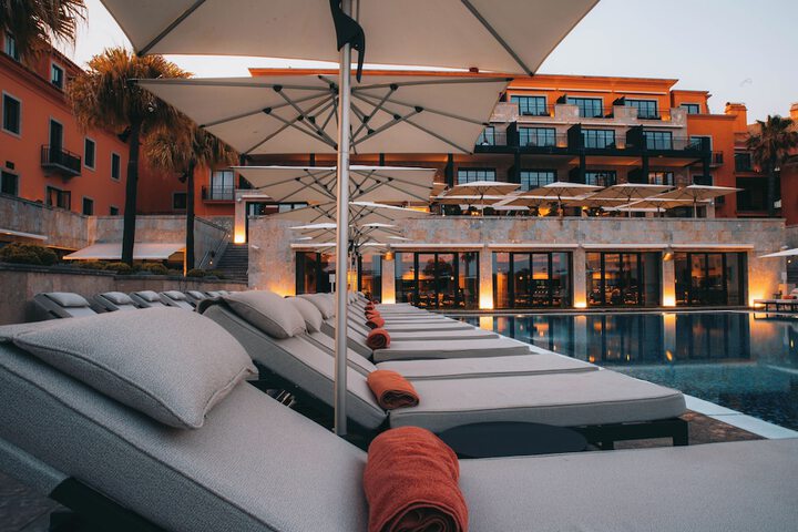 Pool Hotel