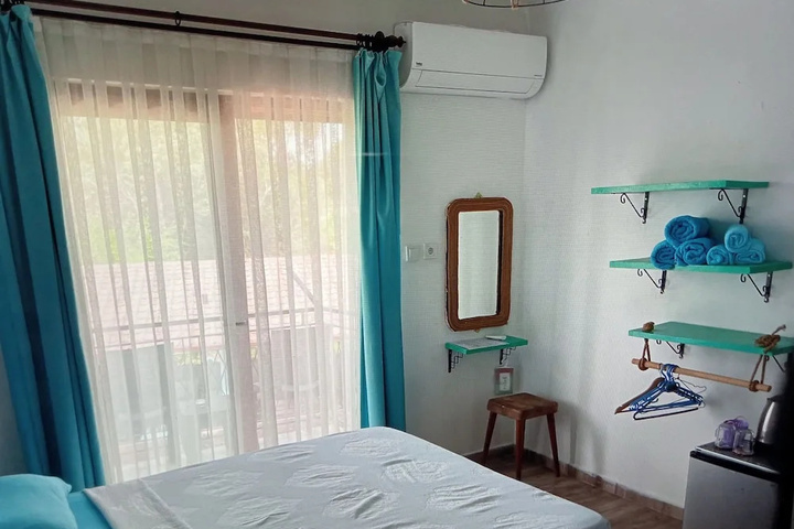 Room 4 of 13