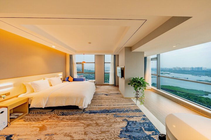 Room 3 of 25
