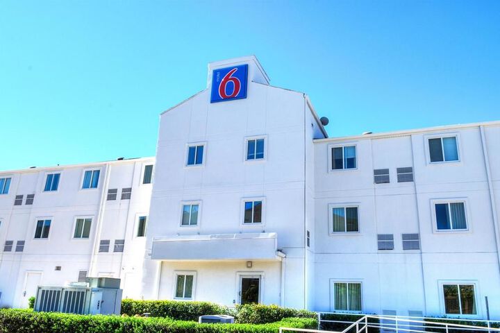 Hotel 11 of 29