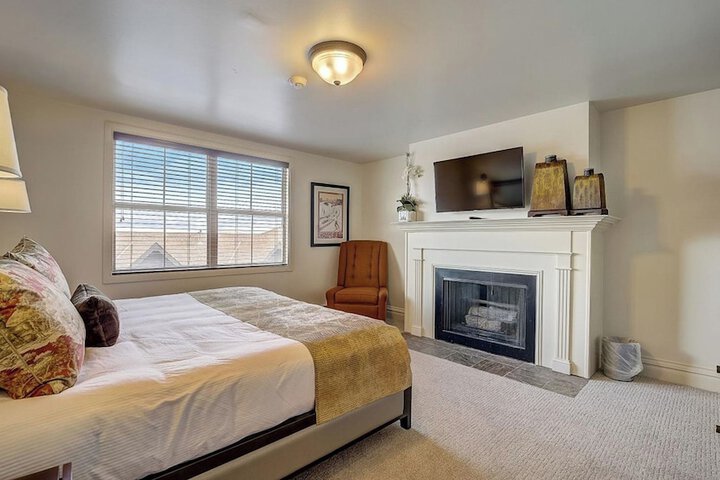 Room 3 of 39