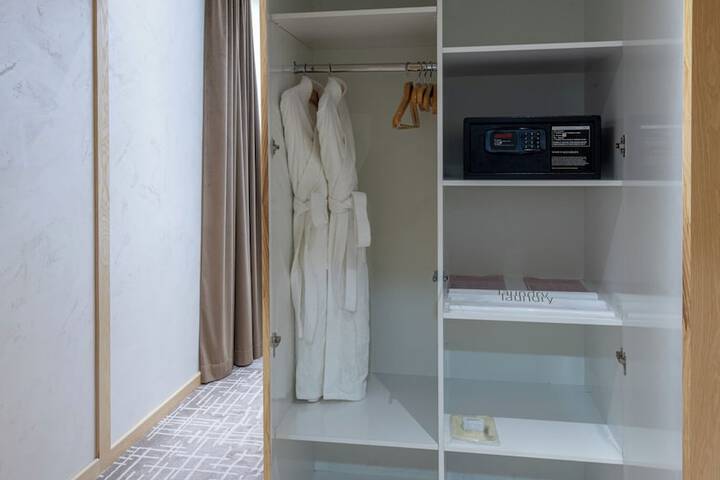 Room 10 of 62