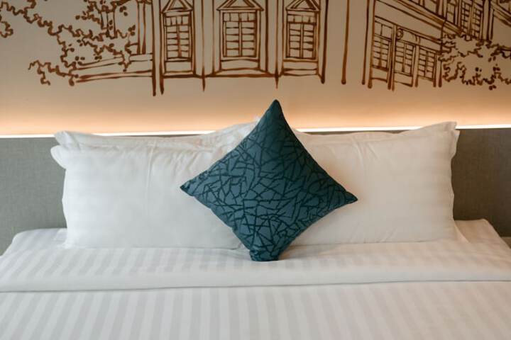 Room 10 of 63
