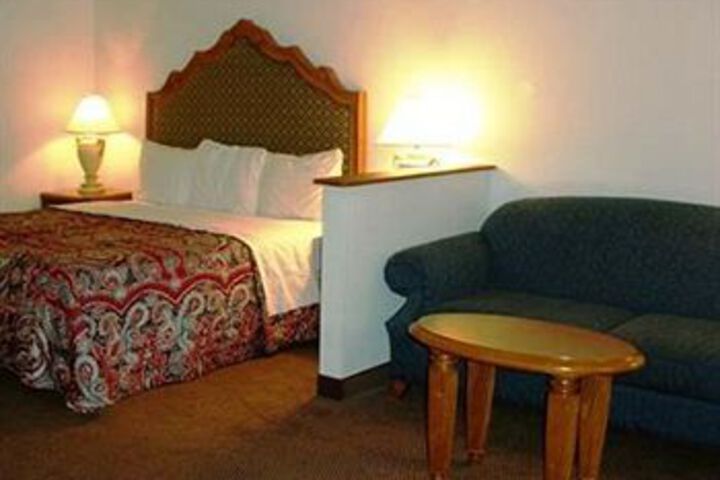 Room 5 of 28