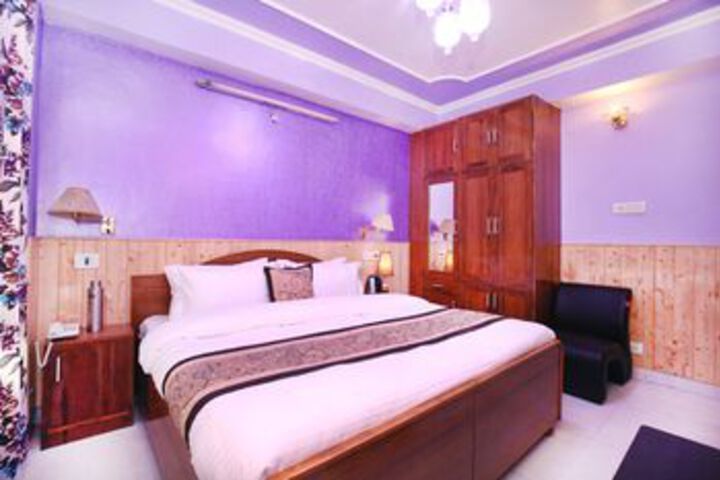 Room 5 of 26
