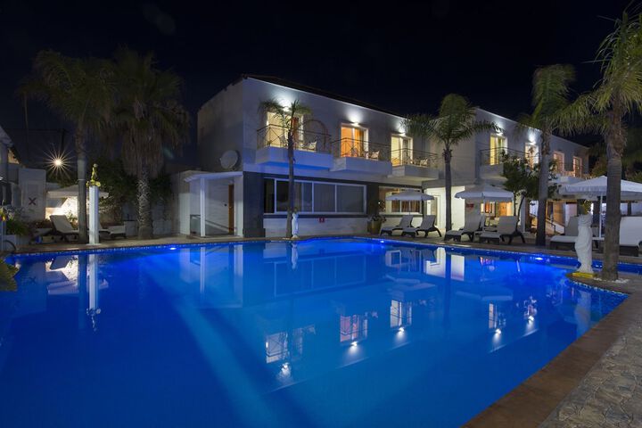 Pool 23 of 42