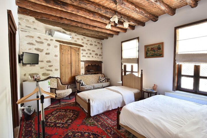 Room 5 of 25