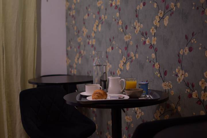 Breakfast/Coffee Service 37 of 42
