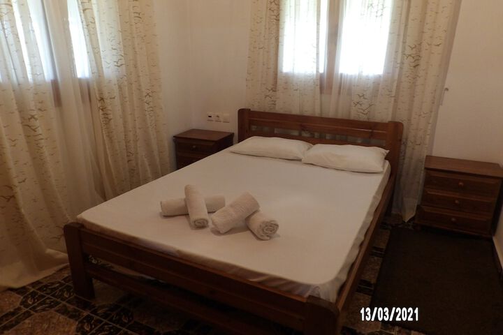 Room 6 of 28