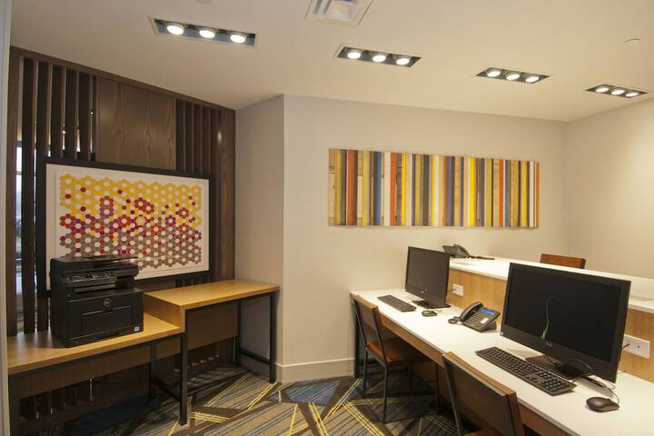 Business Center 30 of 35