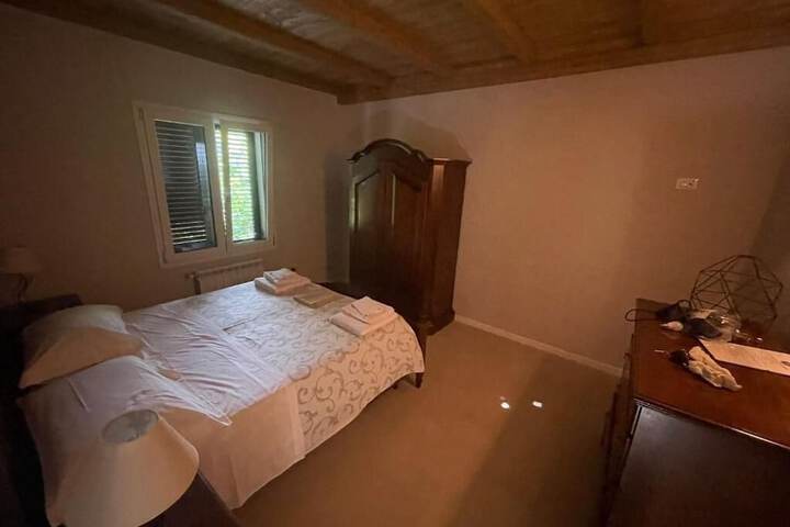 Room 5 of 31