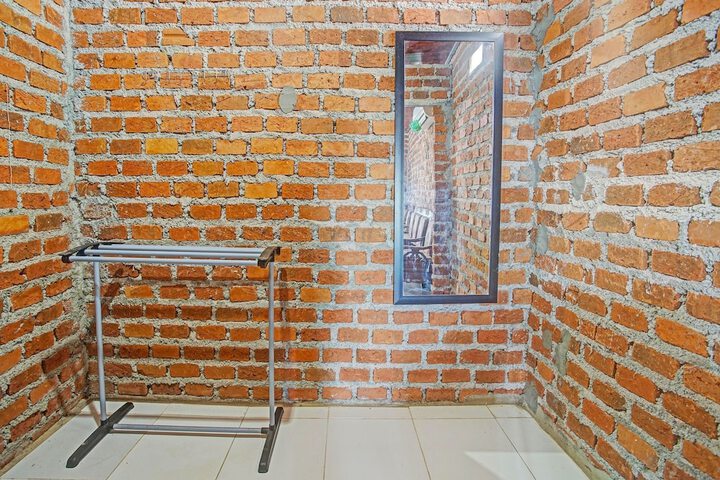 Room 15 of 28