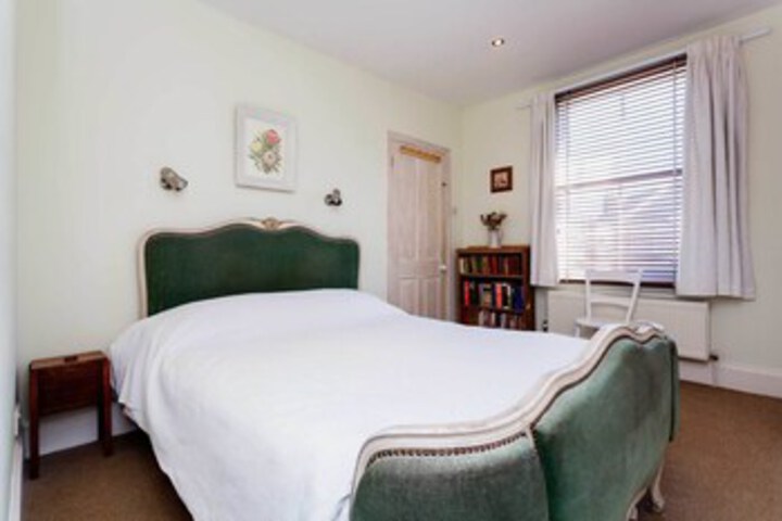 Room 16 of 25