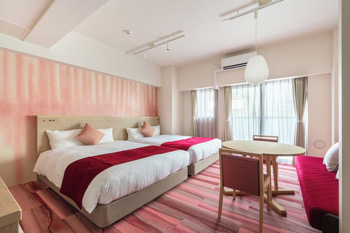 Room 35 of 104