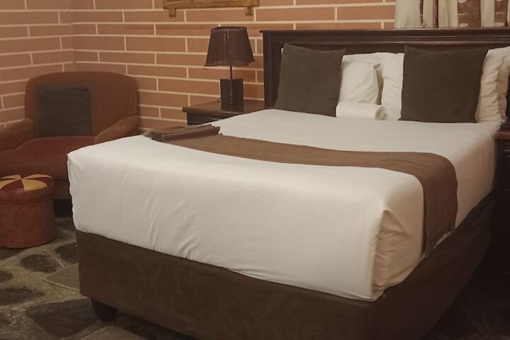 Room 8 of 15