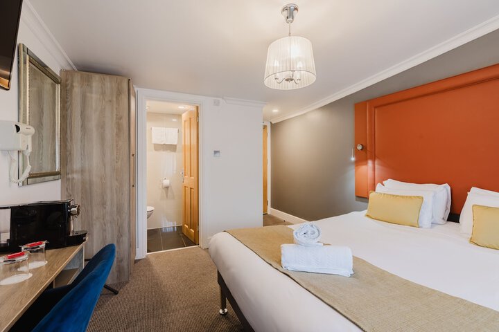 Room 70 of 165
