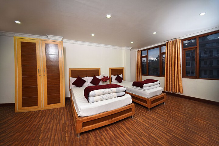 Room 13 of 20