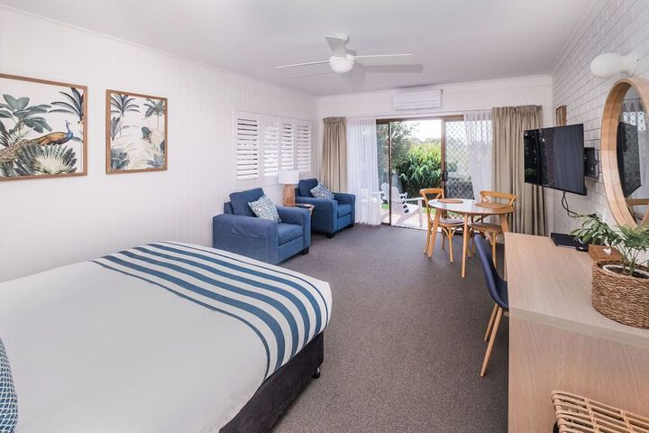Room 2 of 35
