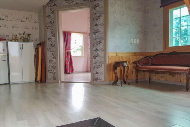 Room 27 of 72