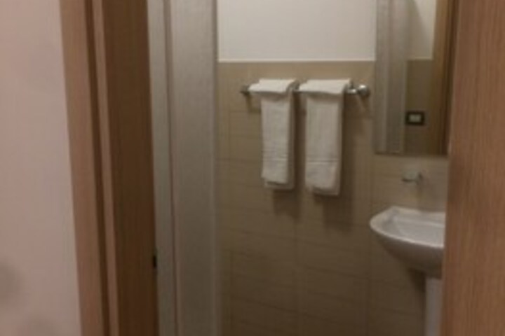 Room 5 of 43