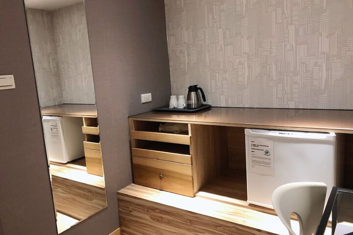 Room 5 of 34