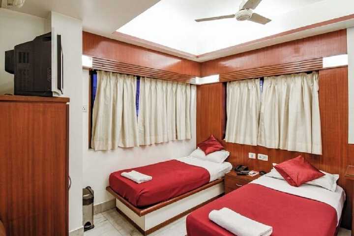 Room 7 of 19