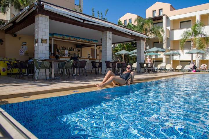 Hotel with Pool